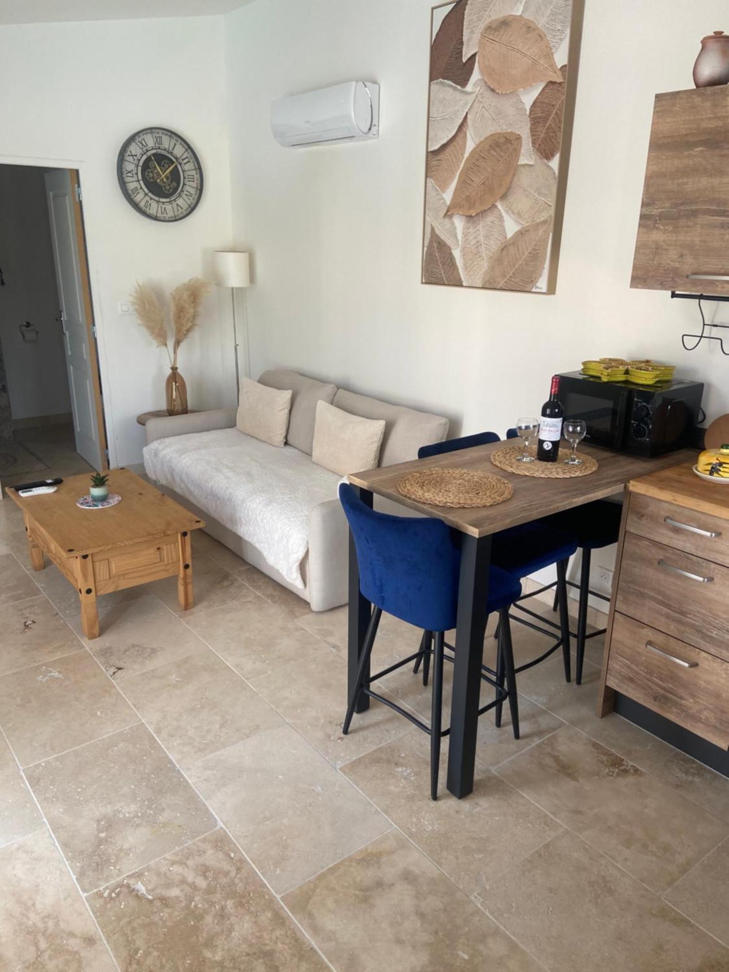 Gite Chez L'Habitant Independant "La Villa Des Ocres" غارغاس المظهر الخارجي الصورة